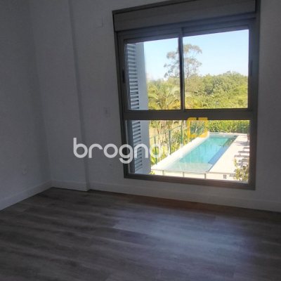 Apartamento com 120m², 2 quartos (sendo 2 suítes), 2 garagens, no bairro João Paulo em Florianópolis