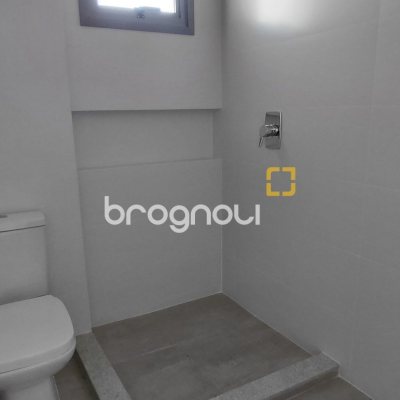 Apartamento com 120m², 2 quartos (sendo 2 suítes), 2 garagens, no bairro João Paulo em Florianópolis