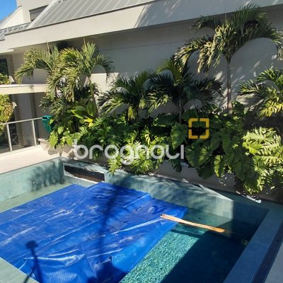 Apartamento com 120m², 2 quartos (sendo 2 suítes), 2 garagens, no bairro João Paulo em Florianópolis