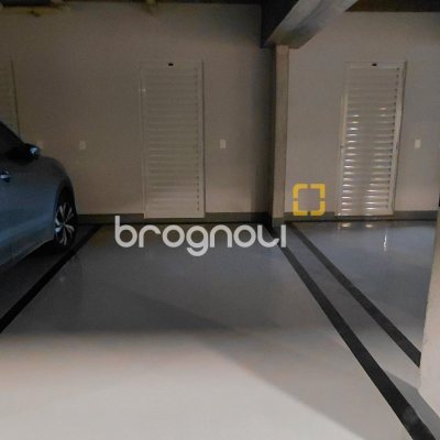 Apartamento com 120m², 2 quartos (sendo 2 suítes), 2 garagens, no bairro João Paulo em Florianópolis