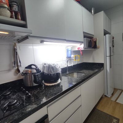 Apartamento com 57m², 2 quartos, 1 garagem, no bairro Itacorubi em Florianópolis