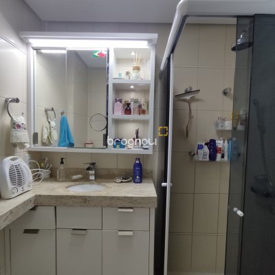 Apartamento com 57m², 2 quartos, 1 garagem, no bairro Itacorubi em Florianópolis