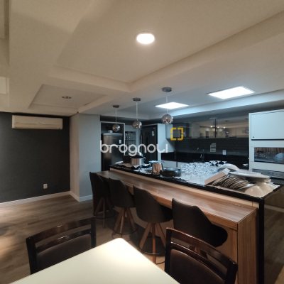 Apartamento com 57m², 2 quartos, 1 garagem, no bairro Itacorubi em Florianópolis