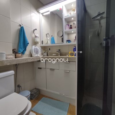 Apartamento com 57m², 2 quartos, 1 garagem, no bairro Itacorubi em Florianópolis