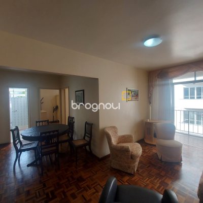 Apartamento com 84m², 3 quartos (sendo 1 suíte), no bairro Centro em Florianópolis