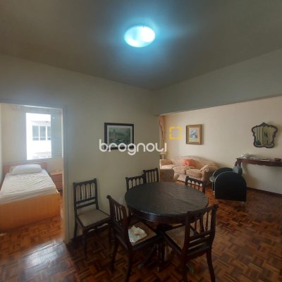 Apartamento com 84m², 3 quartos (sendo 1 suíte), no bairro Centro em Florianópolis