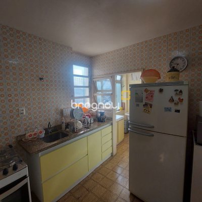 Apartamento com 84m², 3 quartos (sendo 1 suíte), no bairro Centro em Florianópolis