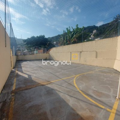 Apartamento com 84m², 3 quartos (sendo 1 suíte), no bairro Centro em Florianópolis