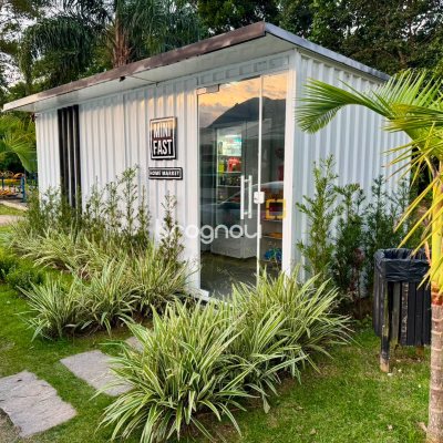 Casa de Condomínio com 221m², 3 quartos (sendo 1 suíte), 3 garagens, no bairro Praia de Fora em Palhoça