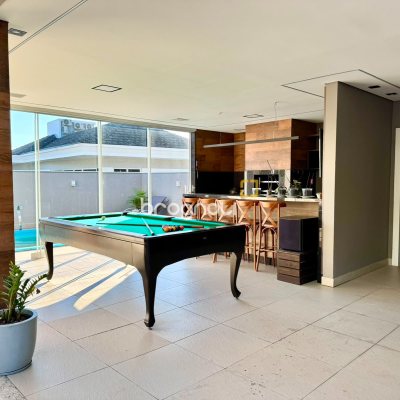 Casa de Condomínio com 221m², 3 quartos (sendo 1 suíte), 3 garagens, no bairro Praia de Fora em Palhoça