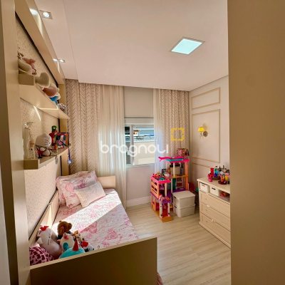 Casa de Condomínio com 221m², 3 quartos (sendo 1 suíte), 3 garagens, no bairro Praia de Fora em Palhoça