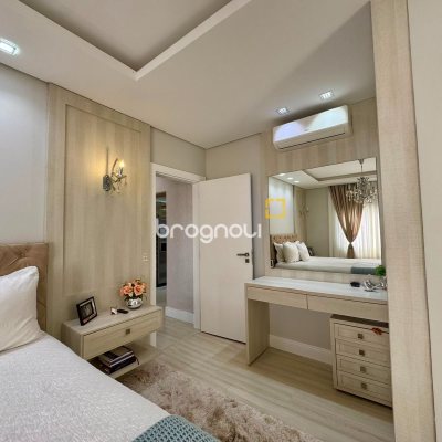 Casa de Condomínio com 221m², 3 quartos (sendo 1 suíte), 3 garagens, no bairro Praia de Fora em Palhoça