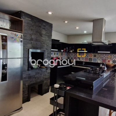 Cobertura com 263m², 4 quartos (sendo 2 suítes), 2 garagens, no bairro Ingleses em Florianópolis