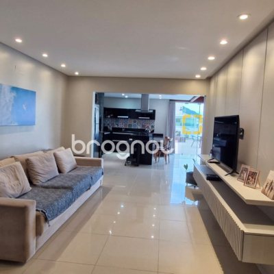 Cobertura com 263m², 4 quartos (sendo 2 suítes), 2 garagens, no bairro Ingleses em Florianópolis