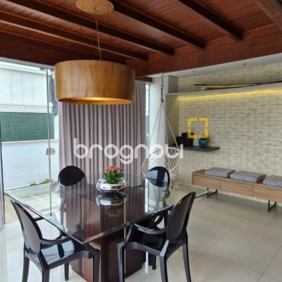 Cobertura com 263m², 4 quartos (sendo 2 suítes), 2 garagens, no bairro Ingleses em Florianópolis