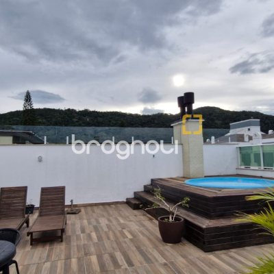 Cobertura com 263m², 4 quartos (sendo 2 suítes), 2 garagens, no bairro Ingleses em Florianópolis