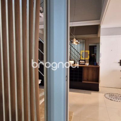 Cobertura com 263m², 4 quartos (sendo 2 suítes), 2 garagens, no bairro Ingleses em Florianópolis