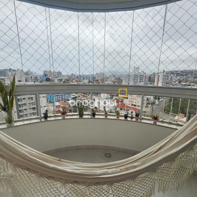 Apartamento com 98m², 3 quartos (sendo 1 suíte), 1 garagem, no bairro Barreiros em São José