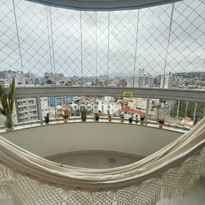 Apartamento com 98m², 3 quartos (sendo 1 suíte), 1 garagem, no bairro Barreiros em São José
