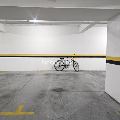 Apartamento com 98m², 3 quartos (sendo 1 suíte), 1 garagem, no bairro Barreiros em São José
