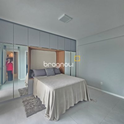 Apartamento com 98m², 3 quartos (sendo 1 suíte), 1 garagem, no bairro Barreiros em São José