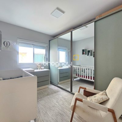 Apartamento com 98m², 3 quartos (sendo 1 suíte), 1 garagem, no bairro Barreiros em São José