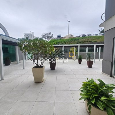 Apartamento com 98m², 3 quartos (sendo 1 suíte), 1 garagem, no bairro Barreiros em São José