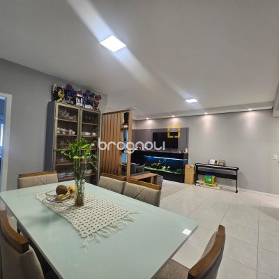 Apartamento com 98m², 3 quartos (sendo 1 suíte), 1 garagem, no bairro Barreiros em São José