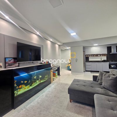 Apartamento com 98m², 3 quartos (sendo 1 suíte), 1 garagem, no bairro Barreiros em São José