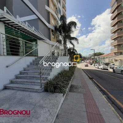 Apartamento com 98m², 3 quartos (sendo 1 suíte), 1 garagem, no bairro Barreiros em São José