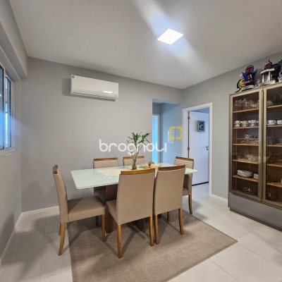 Apartamento com 98m², 3 quartos (sendo 1 suíte), 1 garagem, no bairro Barreiros em São José