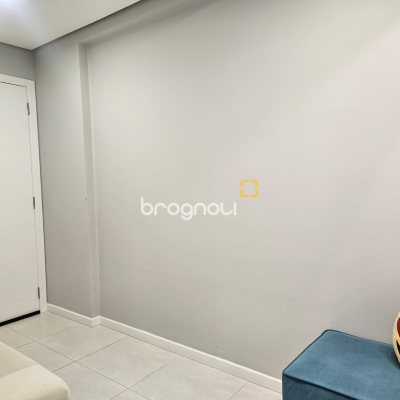 Apartamento com 98m², 3 quartos (sendo 1 suíte), 1 garagem, no bairro Barreiros em São José