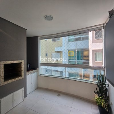 Apartamento com 98m², 3 quartos (sendo 1 suíte), 1 garagem, no bairro Barreiros em São José