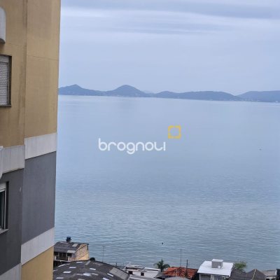Apartamento com 98m², 3 quartos (sendo 1 suíte), 1 garagem, no bairro Barreiros em São José