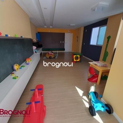 Apartamento com 98m², 3 quartos (sendo 1 suíte), 1 garagem, no bairro Barreiros em São José
