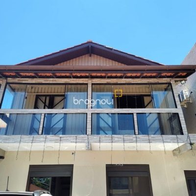 Casa com 150m², 5 quartos (sendo 1 suíte), 3 garagens, no bairro Ingleses em Florianópolis