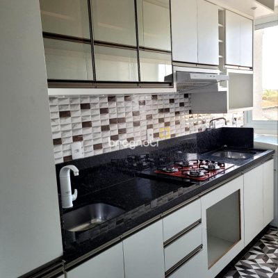 Apartamento com 60m², 2 quartos (sendo 1 suíte), 1 garagem, no bairro Ingleses em Florianópolis