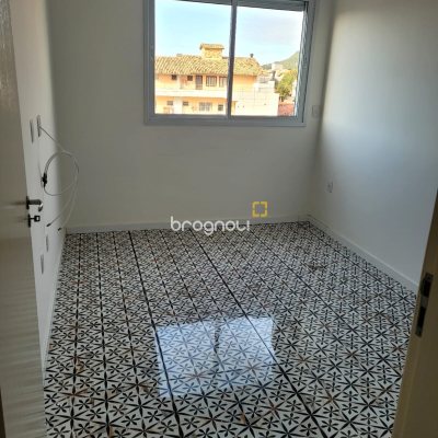 Apartamento com 60m², 2 quartos (sendo 1 suíte), 1 garagem, no bairro Ingleses em Florianópolis