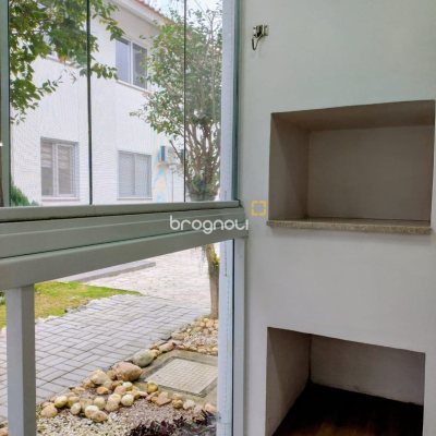 Apartamento com 69m², 3 quartos (sendo 1 suíte), 1 garagem, no bairro Canasvieiras em Florianópolis