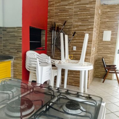 Apartamento com 69m², 3 quartos (sendo 1 suíte), 1 garagem, no bairro Canasvieiras em Florianópolis