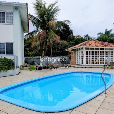 Apartamento com 69m², 3 quartos (sendo 1 suíte), 1 garagem, no bairro Canasvieiras em Florianópolis