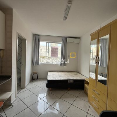 Studio com 23m², 1 quarto, 1 garagem, no bairro Centro em Florianópolis
