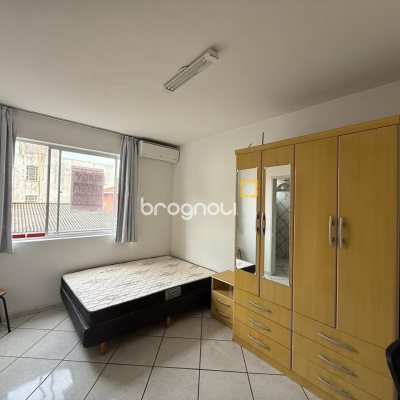 Studio com 23m², 1 quarto, 1 garagem, no bairro Centro em Florianópolis