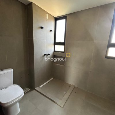 Casa com 175m², 3 quartos (sendo 1 suíte), 2 garagens, no bairro São João do Rio Vermelho em Florianópolis