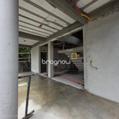 Casa com 175m², 3 quartos (sendo 1 suíte), 2 garagens, no bairro São João do Rio Vermelho em Florianópolis