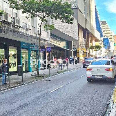 Sala com 60m², no bairro Centro em Florianópolis