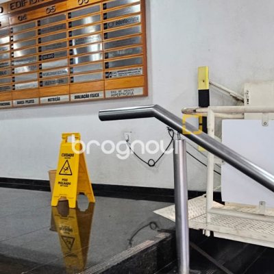 Sala com 60m², no bairro Centro em Florianópolis
