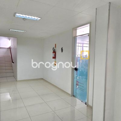 Sala com 60m², no bairro Centro em Florianópolis