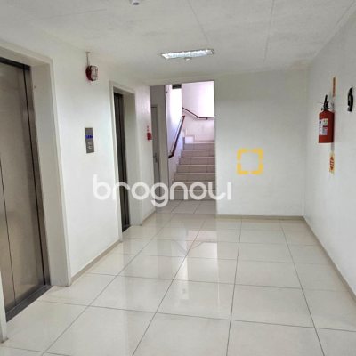 Sala com 60m², no bairro Centro em Florianópolis
