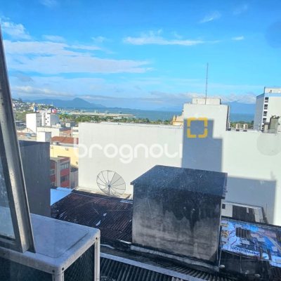 Sala com 60m², no bairro Centro em Florianópolis